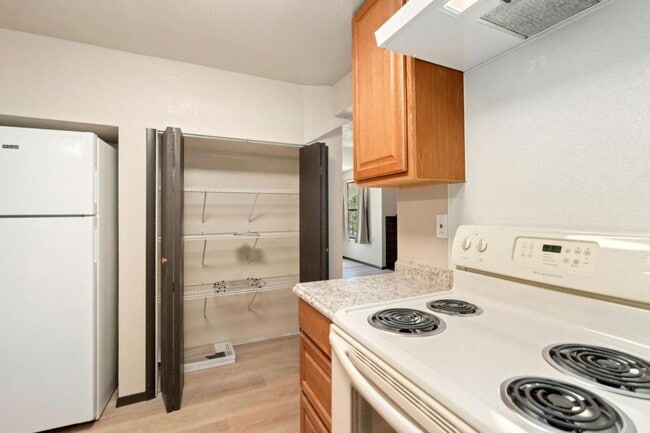 Building Photo - 119 Greenwood Dr