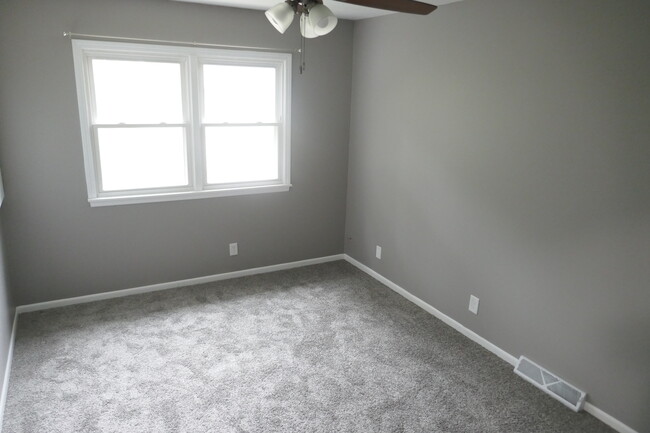 Guest bedroom - 6808 Urbandale Ave