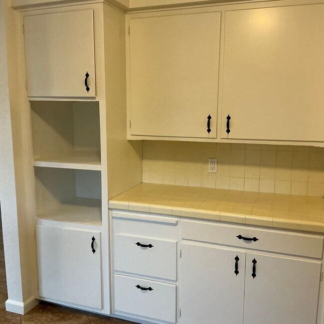 Building Photo - Washington (1004-1008)