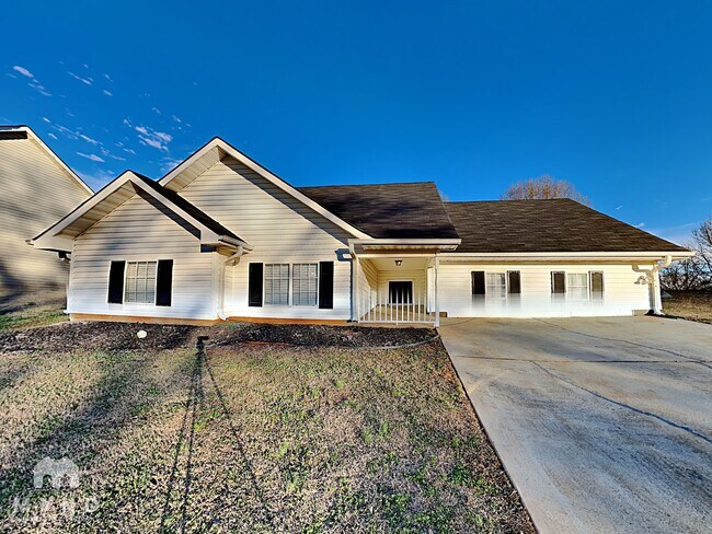 Building Photo - 3000 Tudor Dr