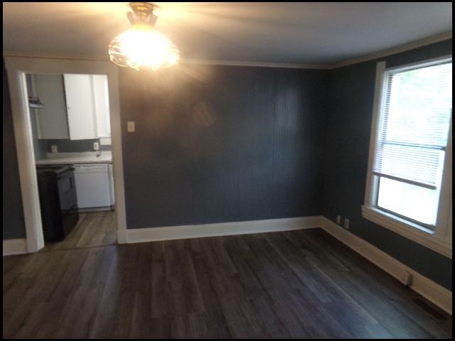 Building Photo - 922 W 21st St