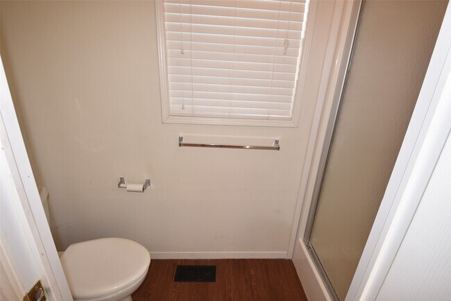 Building Photo - 10007 Elderberry Park Ln