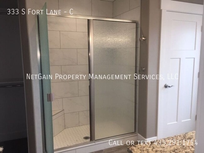 Building Photo - 333 S Fort Ln