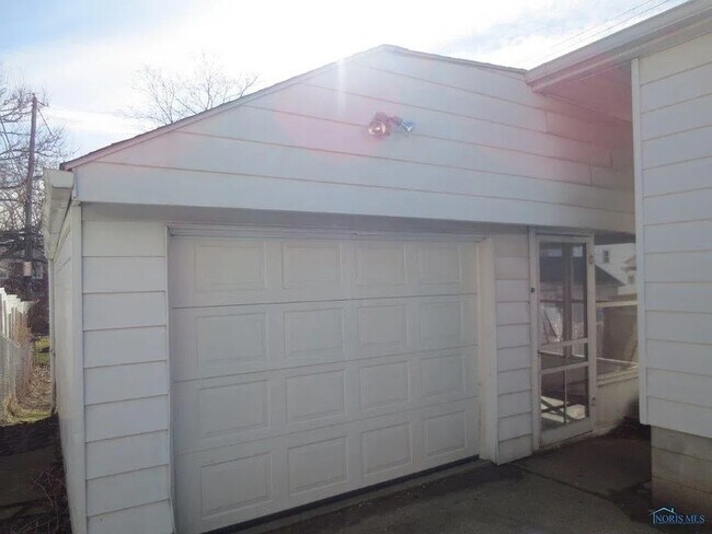 Building Photo - 1117 Clymena St