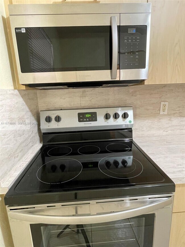 Building Photo - 4215 N University Dr