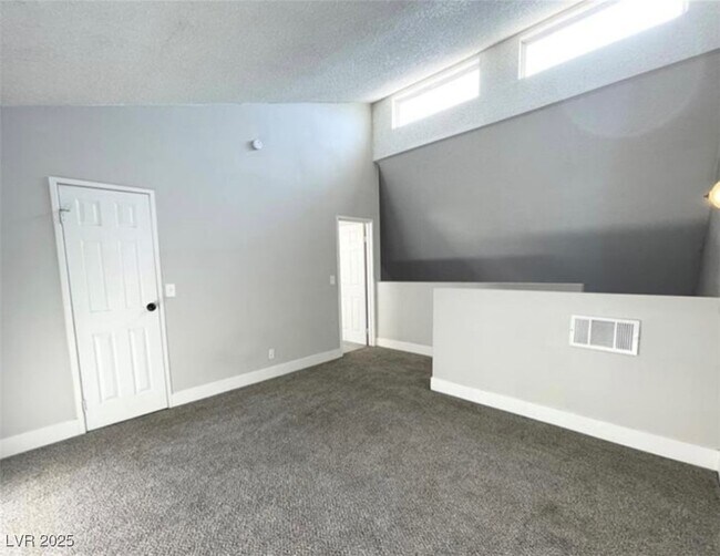 Building Photo - 5187 Garden Ln