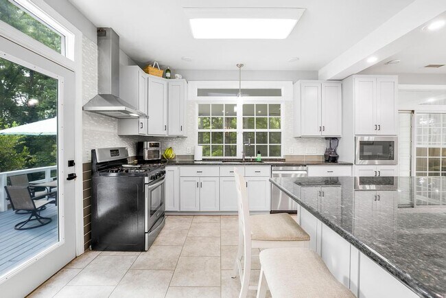 Building Photo - 7914 Gilead Rd