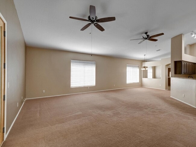 Building Photo - 3 bd 2 bth 2120 sq ft in stonehaven in sco...