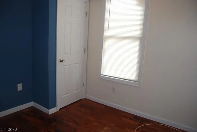 Building Photo - 29 Alexander St