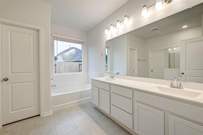 Building Photo - 201 Cambria Green Ln