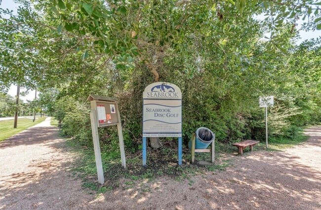 Building Photo - 1808 Dolphin Dr