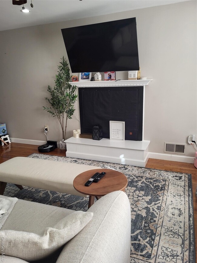 Building Photo - 79 Winchester Ave