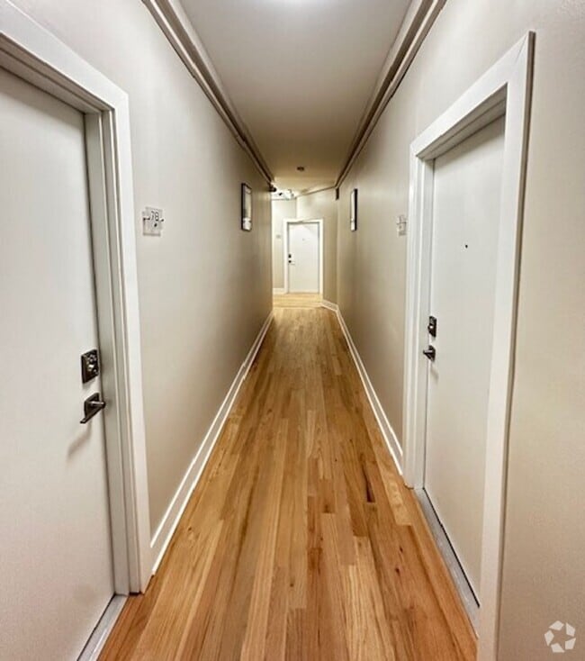 Building Photo - Bright & Spacious Logan Square 1 Bed