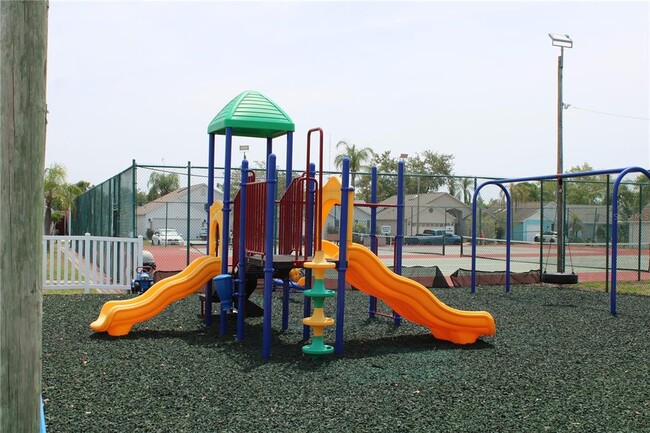 Building Photo - 4006 39th St W