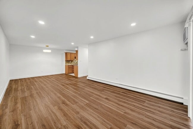 Building Photo - 8936 N Parkside Ave