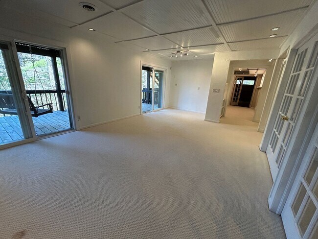 Building Photo - Central AVL - Large Custom Built Home with...
