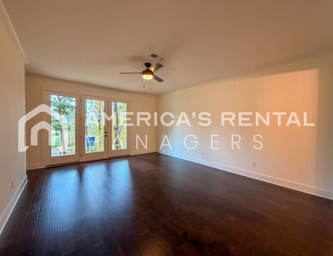 Building Photo - Home for Rent in Vestavia Hills, AL!!! Sig...