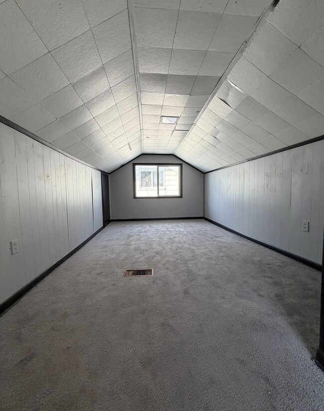 Building Photo - 1417 KNIGHT