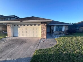 Building Photo - 7565 Westland Oaks Dr