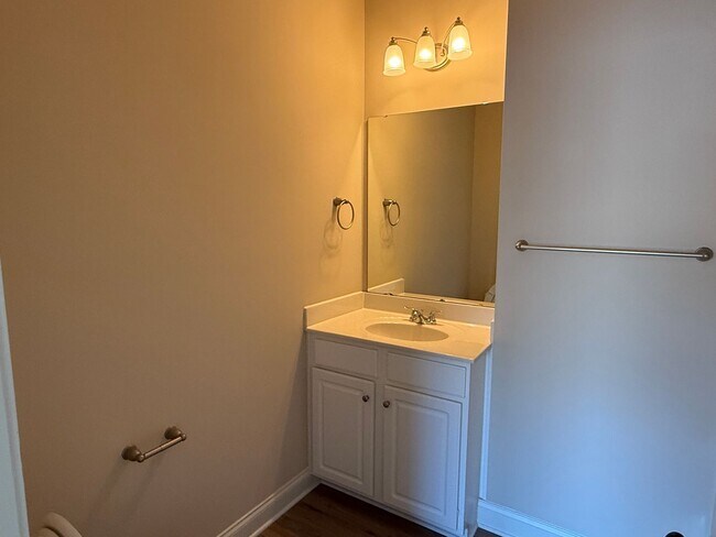 Building Photo - 371 Beacon St NW