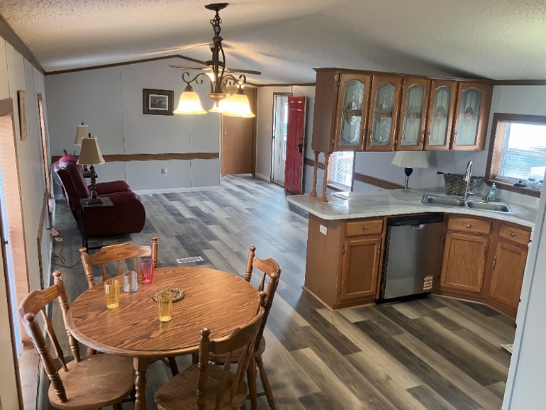 Building Photo - 200 N 28th St