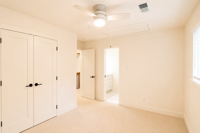 Building Photo - 15 Mallard Glen Pl