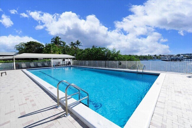 Building Photo - 3912 S Ocean Blvd