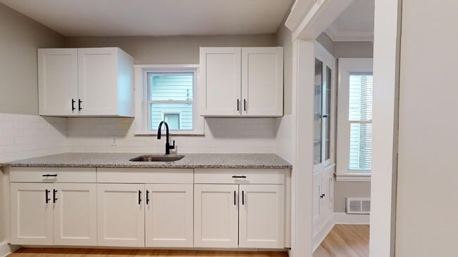 Building Photo - For August Move-In - West Blvd Area - 2 Bedroom Single Family Home