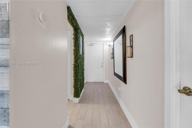 Building Photo - 9410 Poinciana Pl