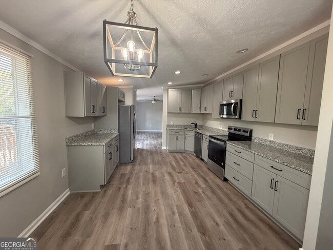 Building Photo - 1160 Happy Hollow Rd