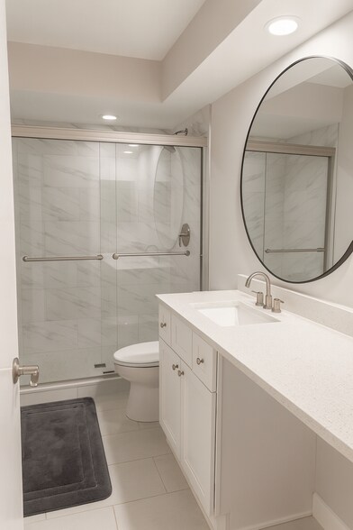 Building Photo - 1039 Sussex Dr