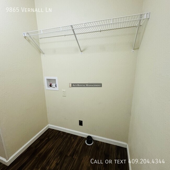 Building Photo - 9865 Vernall Ln