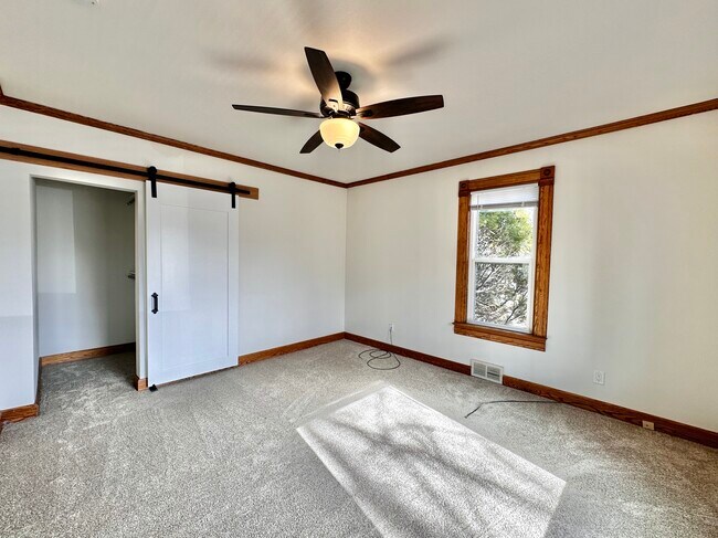 Building Photo - 1008 Giles St