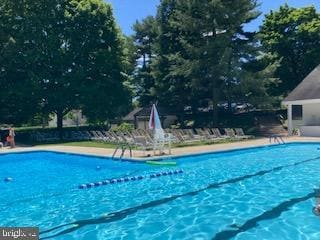 Building Photo - 1650 Oakwood Dr