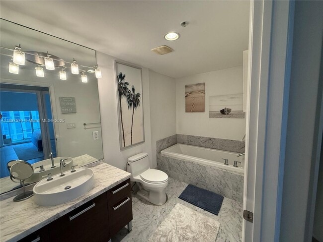 Building Photo - 253 NE 2nd St