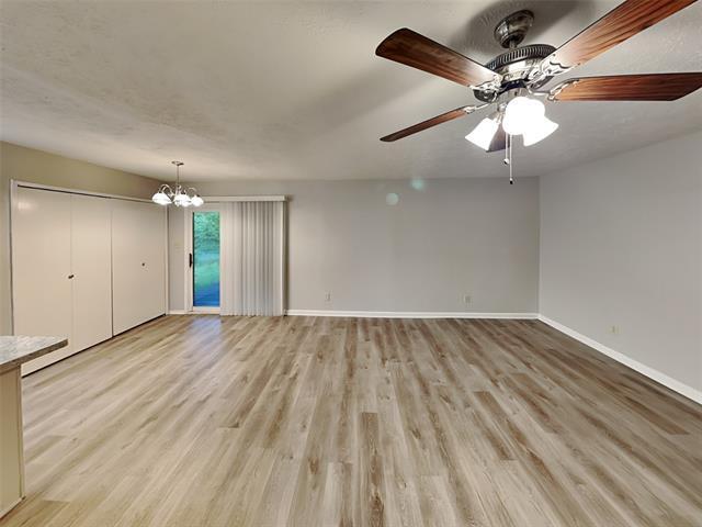 Building Photo - 2350 Honeycomb Ct