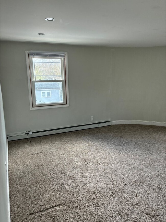 Building Photo - 2 Bedroom Apartment w/Appliances
