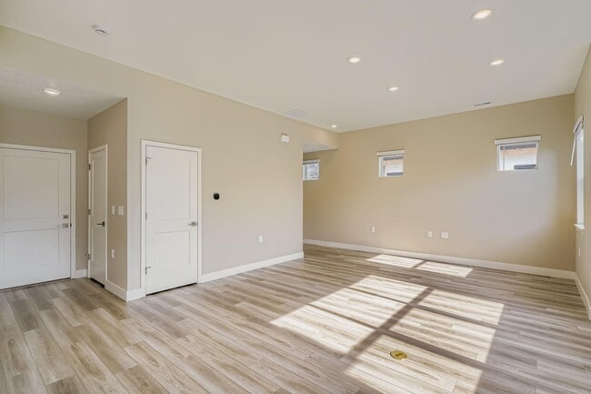 Building Photo - 2502 Colt Wy