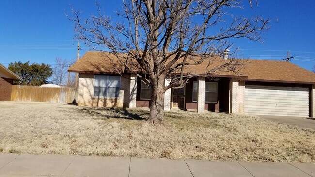 Building Photo - GREAT HOME ON QUIET STREET