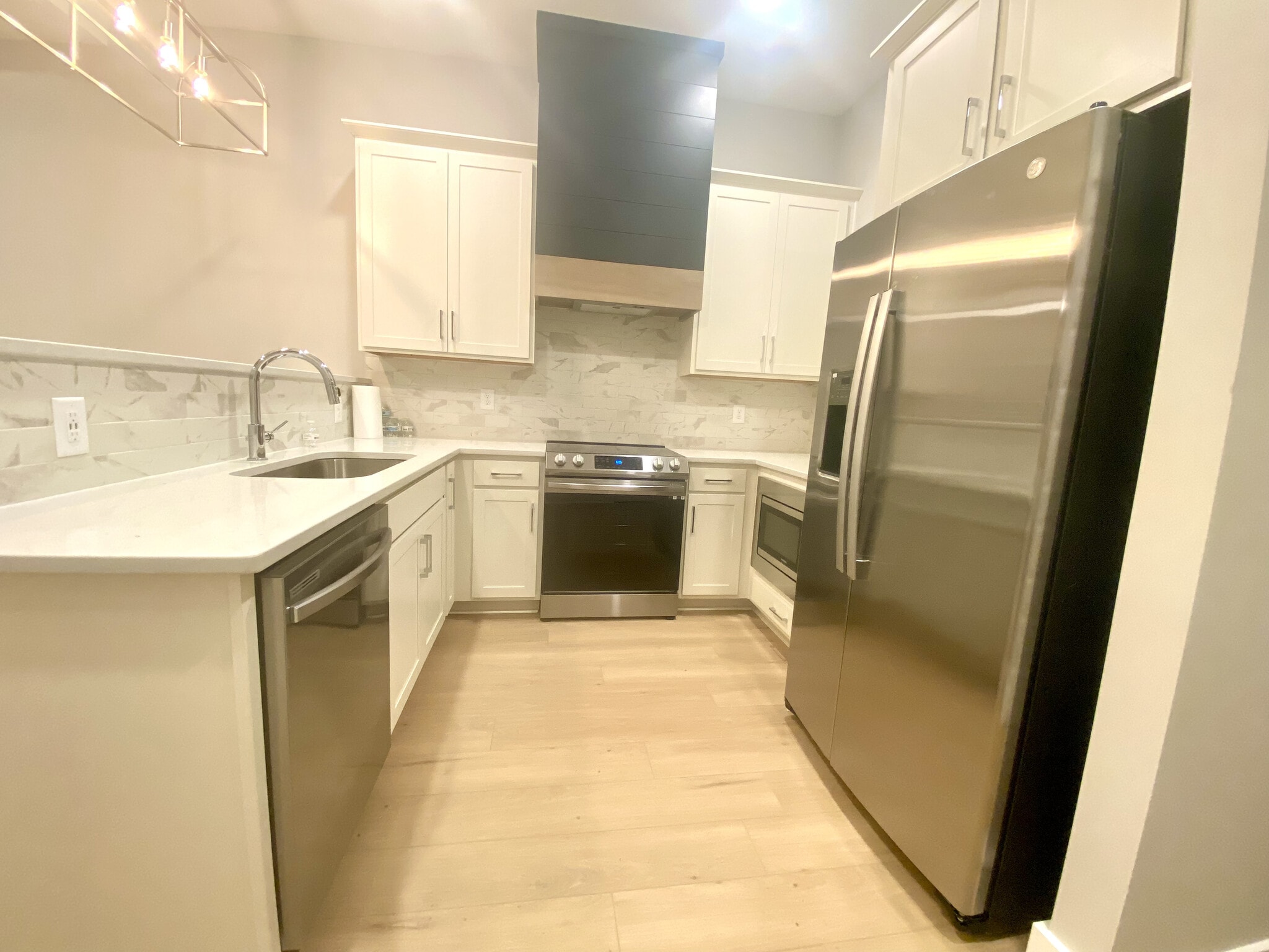 Building Photo - 1026 Windsor Dr