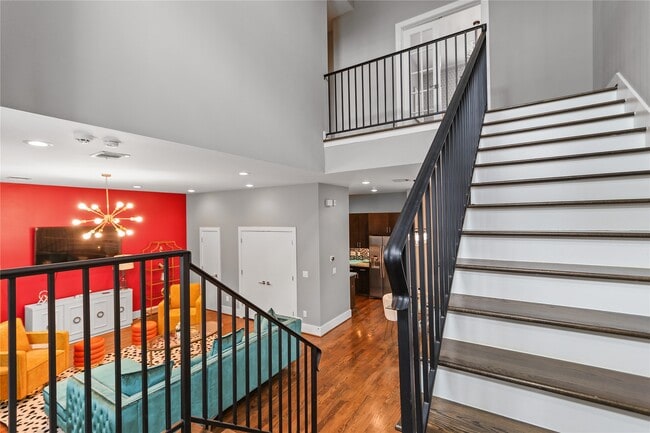 Building Photo - 2105 Hadley St