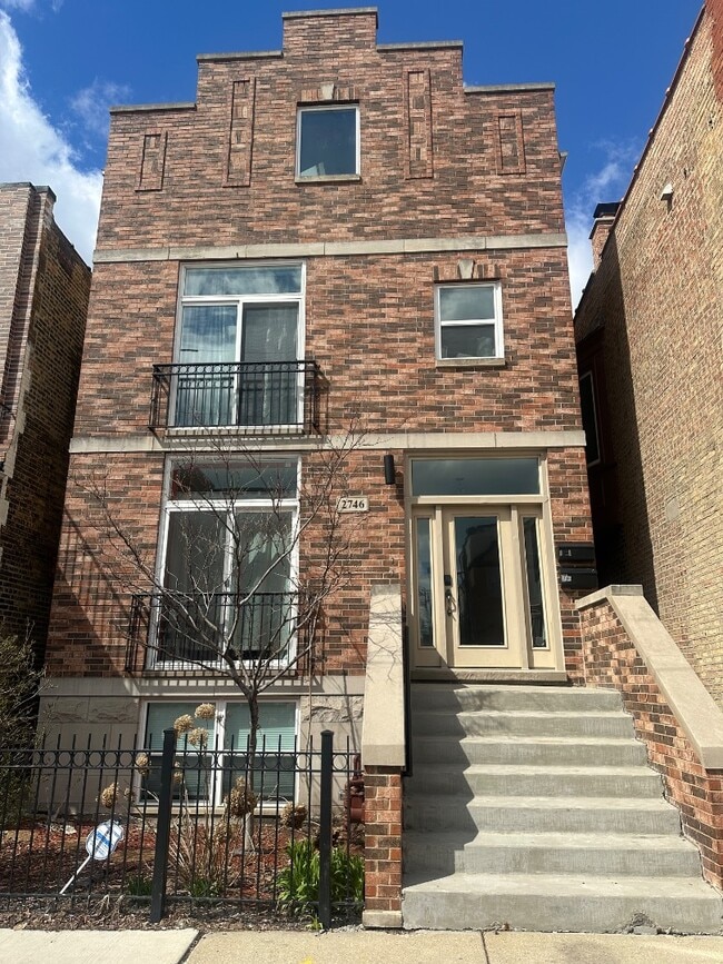 Building Photo - 2746 N Ashland Ave
