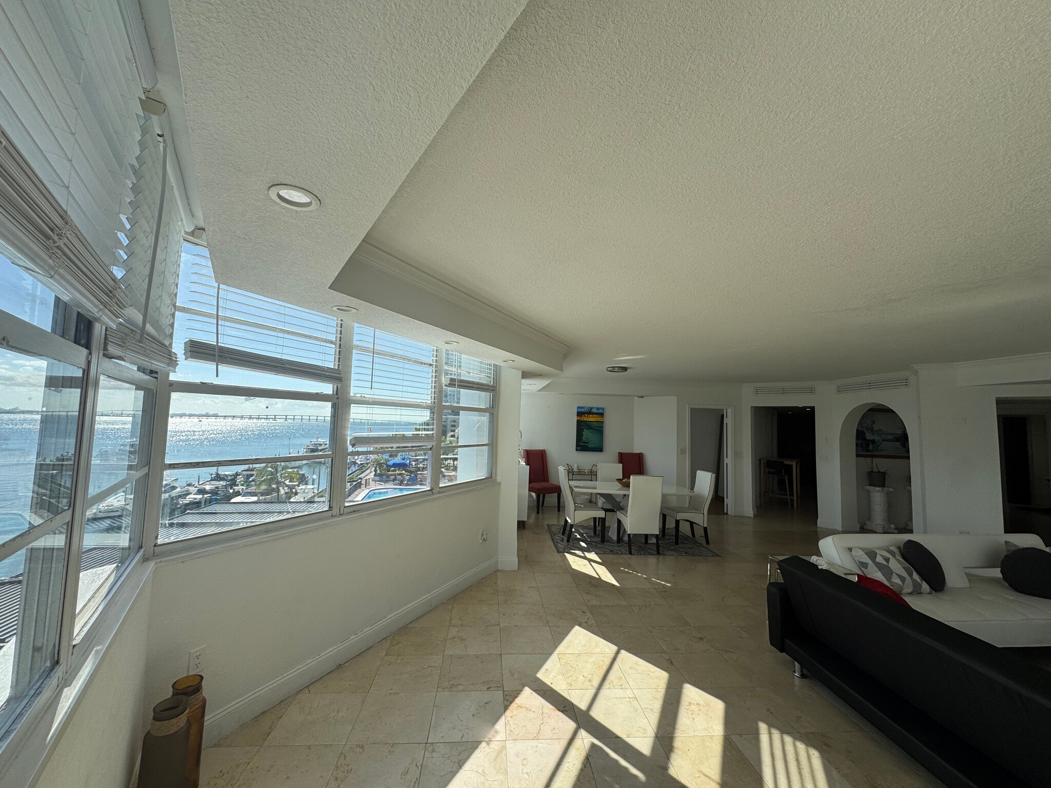 Building Photo - 801 Brickell Bay Dr