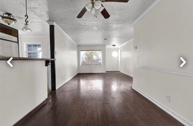 Building Photo - 6009 Maple St