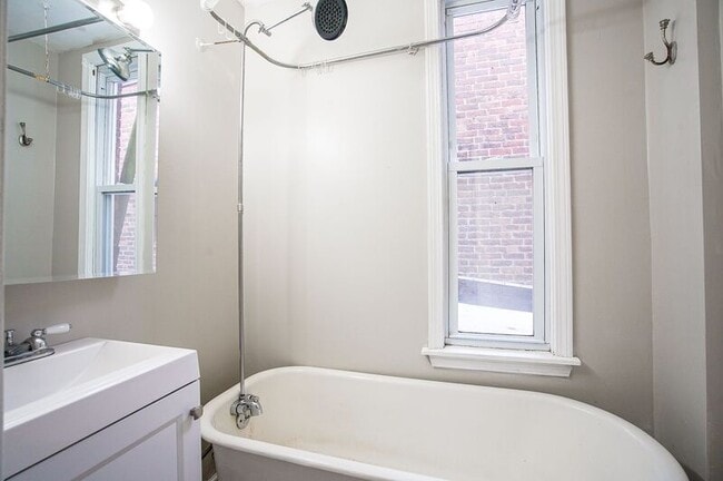 Building Photo - 193 Beech St