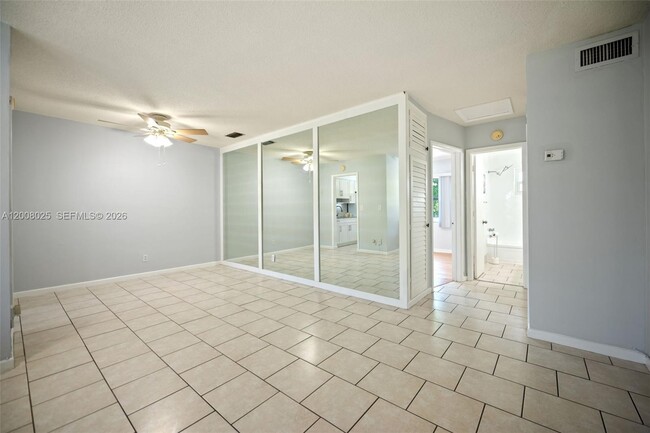 Building Photo - 1431 S 14th Ave