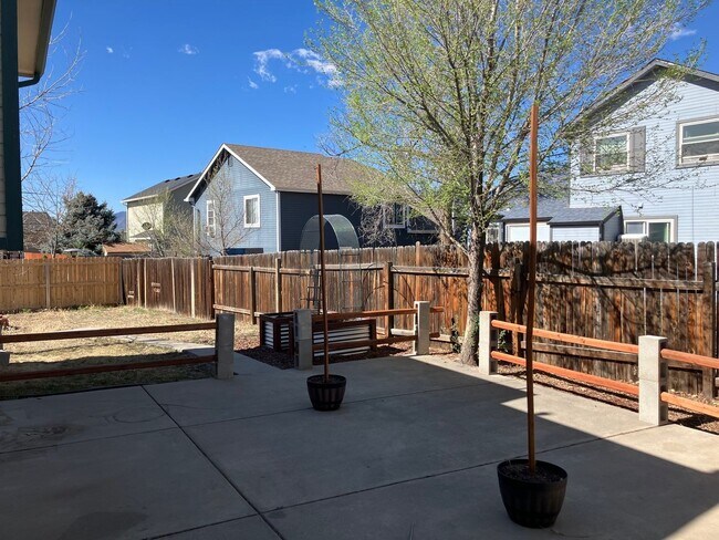 Building Photo - 4 Bedroom Home Available Near COS Airport!