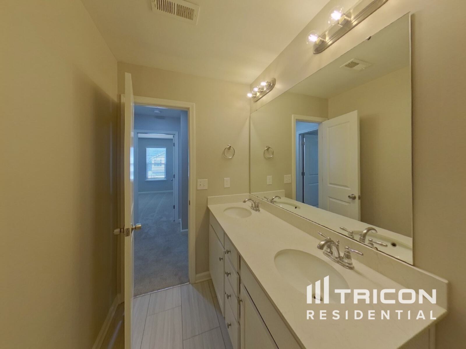 Building Photo - 200 Spring Knoll Dr