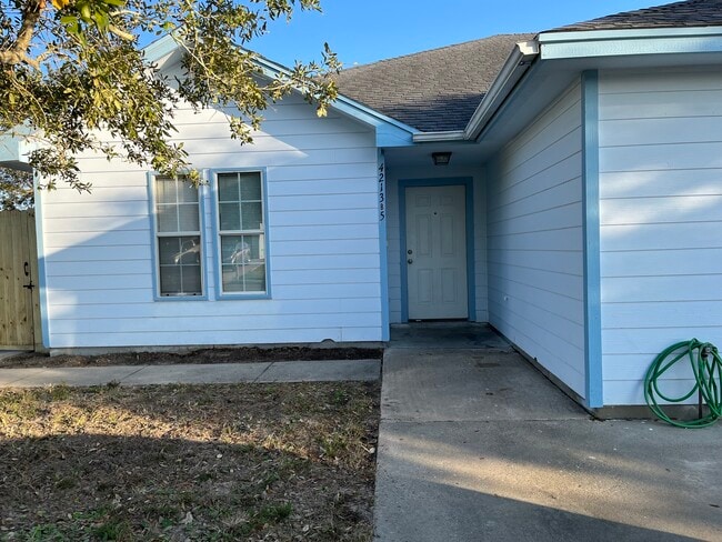 Building Photo - 4213 Easy St