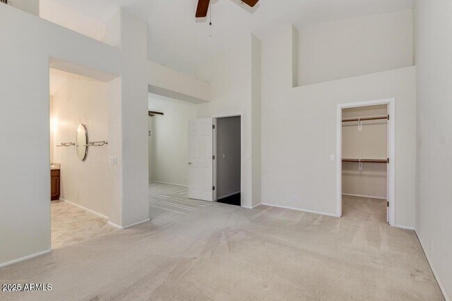 Building Photo - 3531 S Barberry Pl